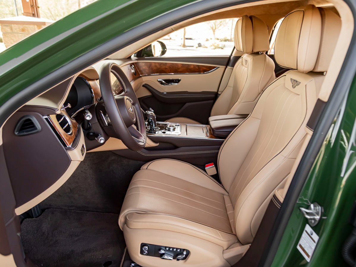 Used 2022 Bentley Flying Spur Plug-In Hybrid image 17