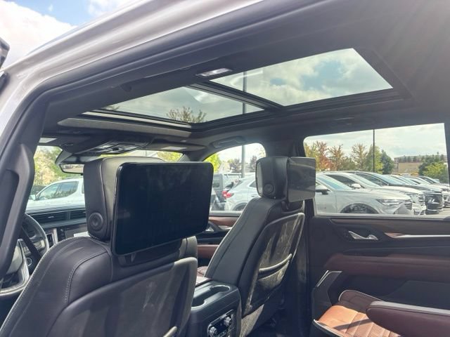 Used 2024 GMC Yukon XL Denali Ultimate w/ LPO, Floor Liner Package AWD/4WD image 9