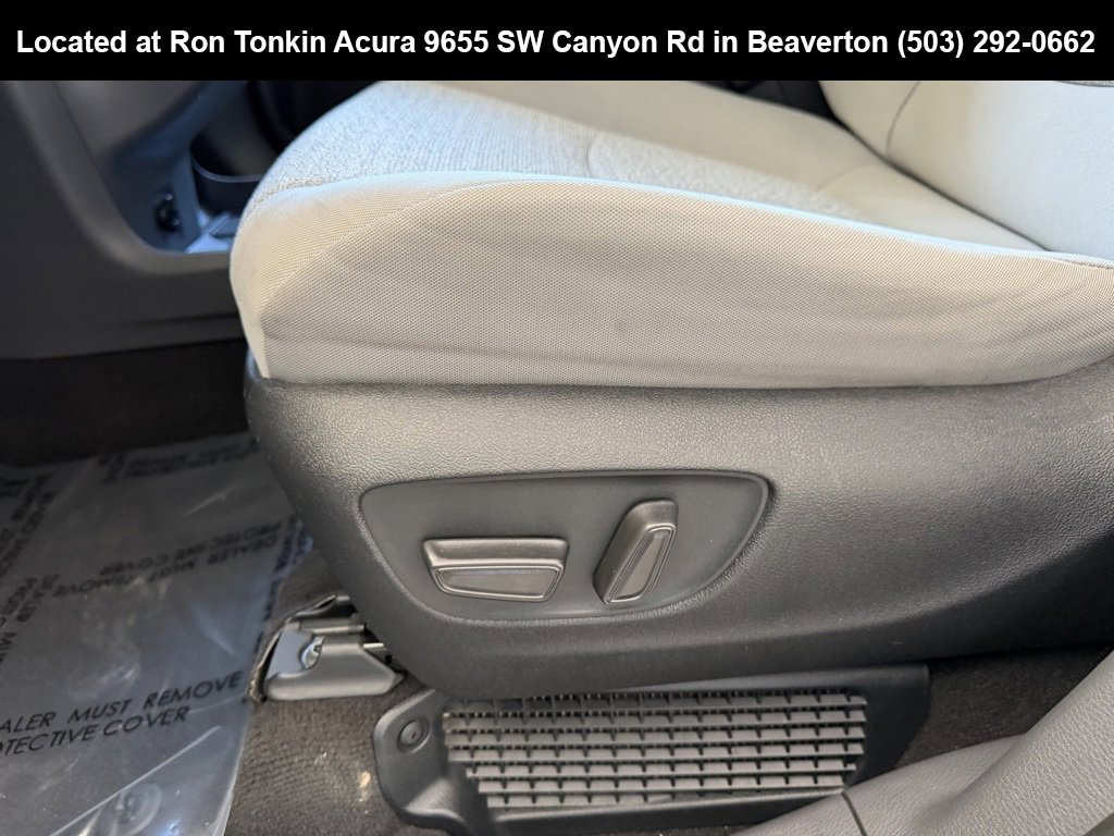 Used 2023 Toyota Sienna LE image 14