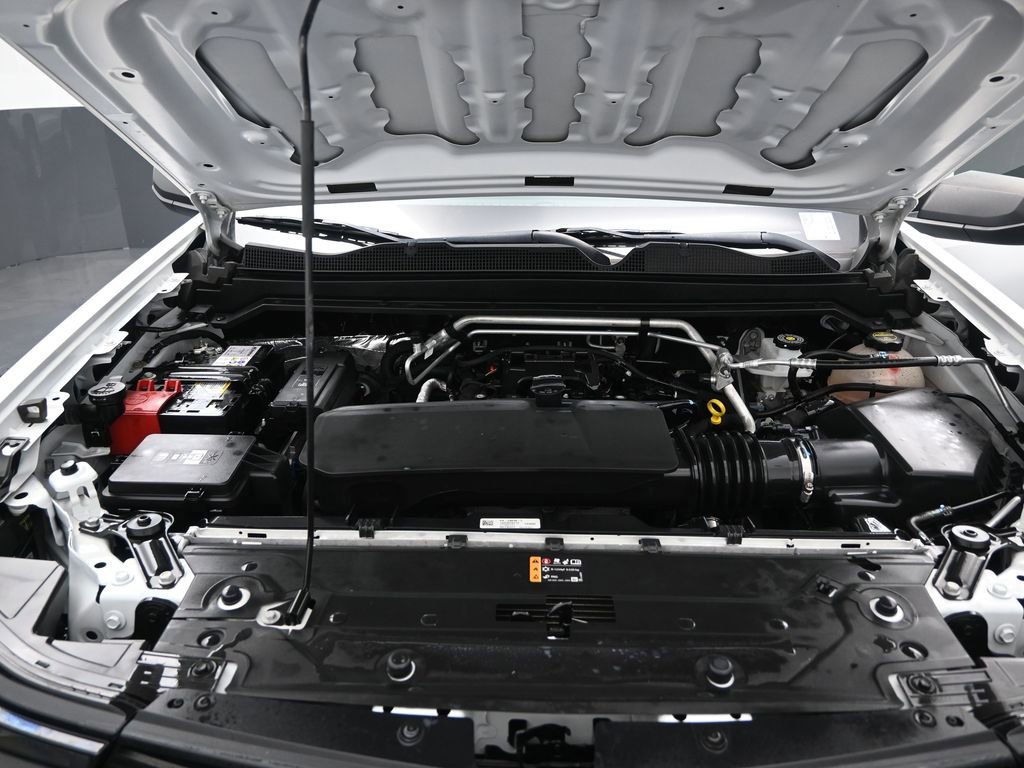 Used 2024 Chevrolet Colorado W/T w/ WT Convenience Package II image 15