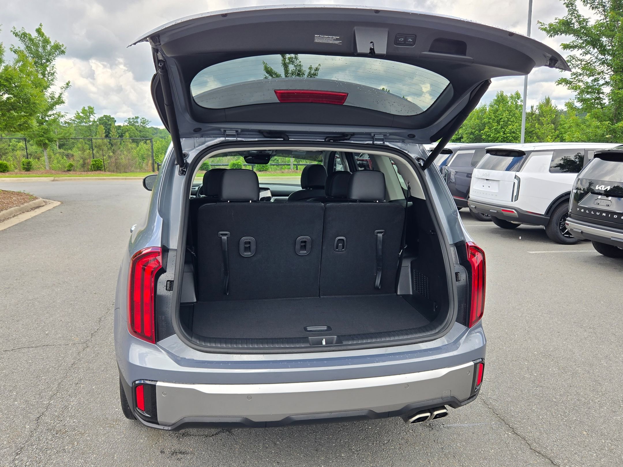 Used 2025 Kia Telluride S FWD image 18