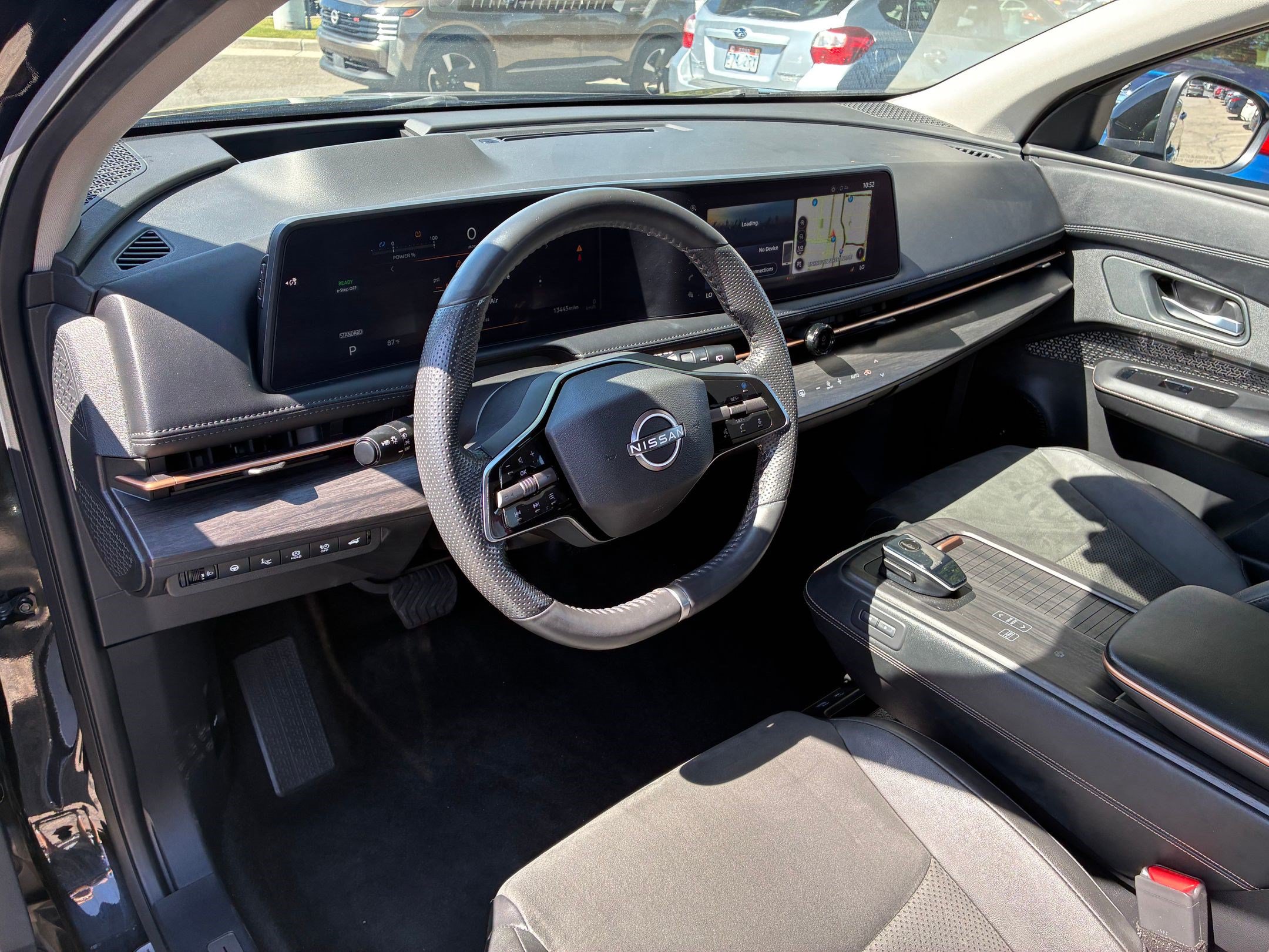 Used 2025 Nissan Ariya AWD image 16