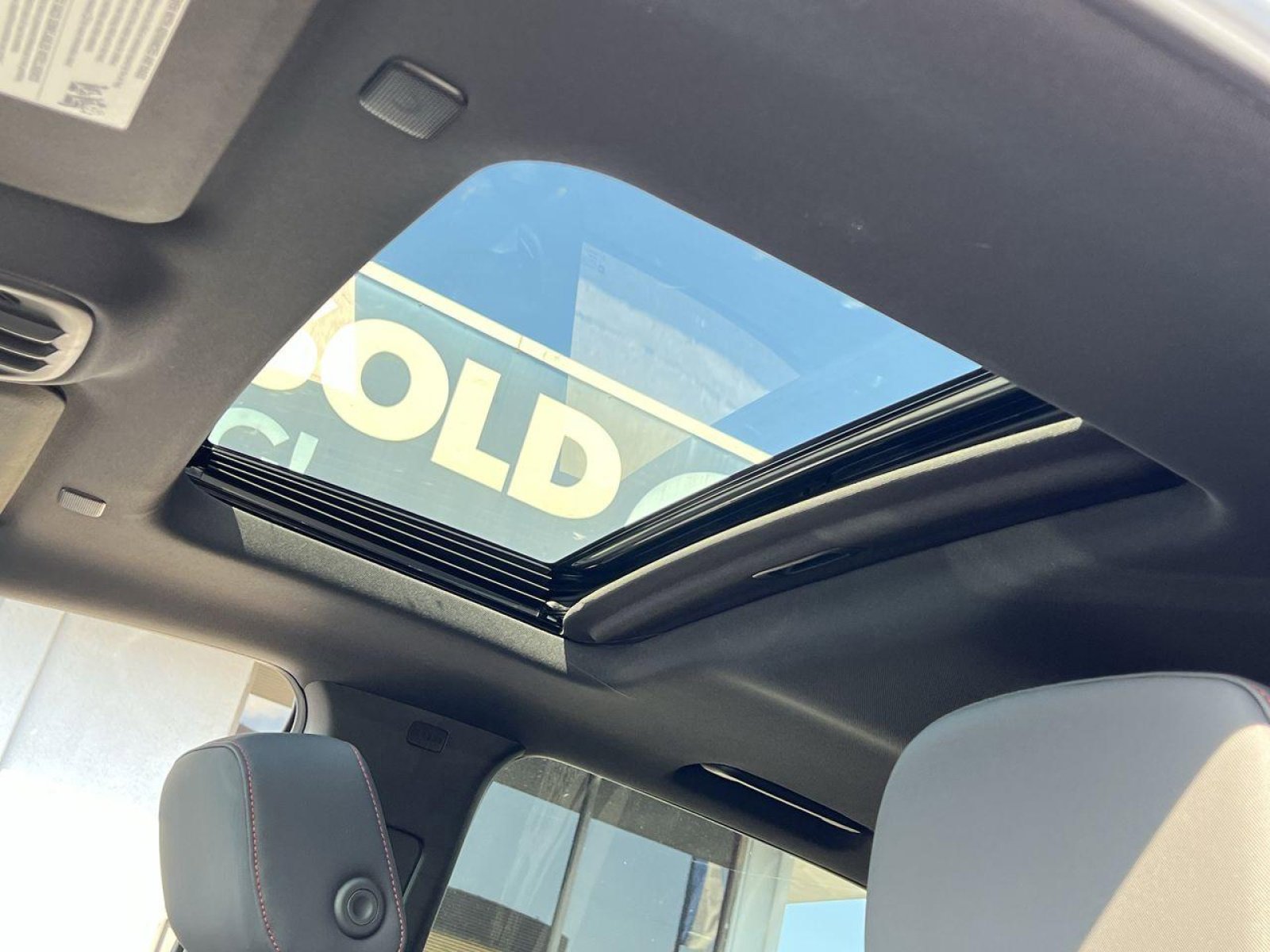 New 2025 Chevrolet Colorado Z71 w/ Midnight Edition image 18