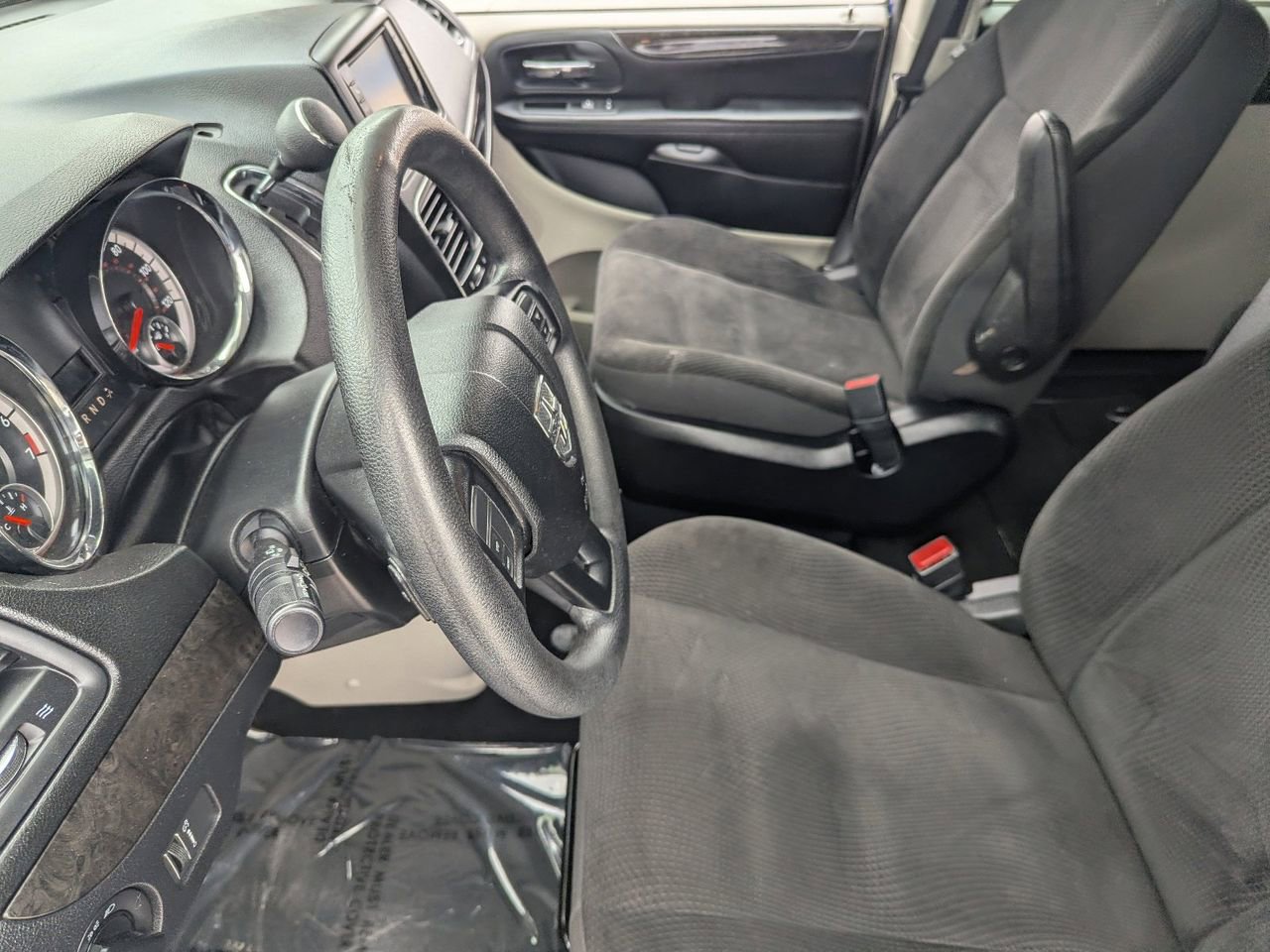 Used 2018 Dodge Grand Caravan SE image 18