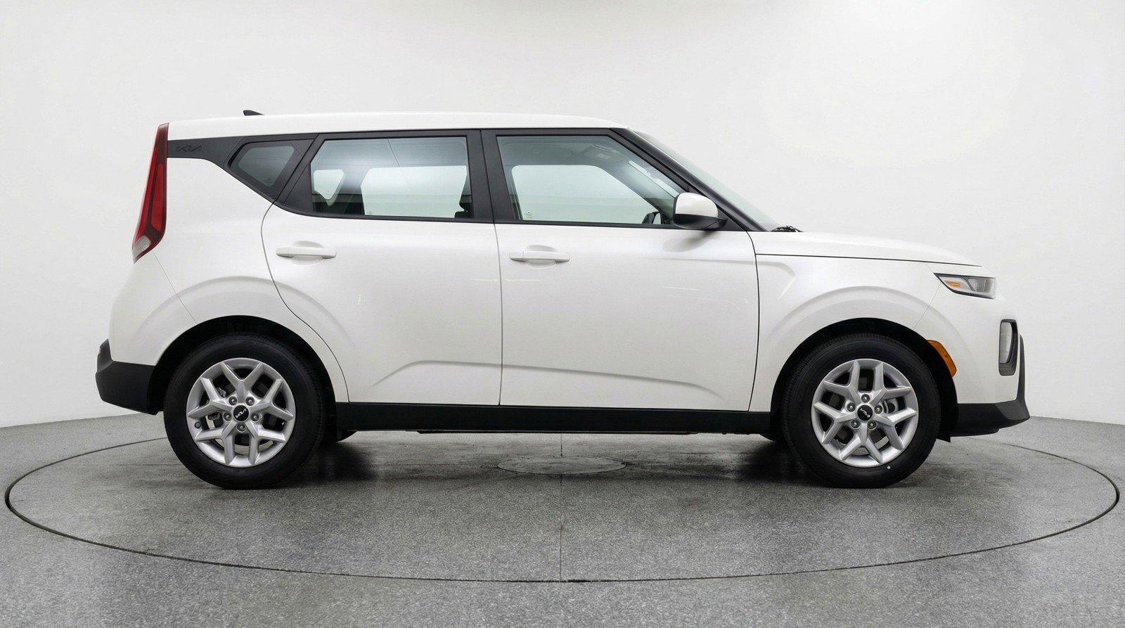 Used 2025 Kia Soul LX w/ LX Technology Package image 11