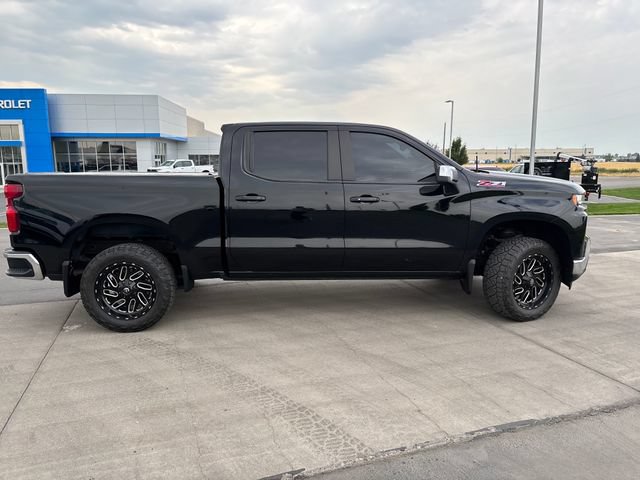 Certified 2022 Chevrolet Silverado 1500 LT w/ Z71 Off-Road Package AWD/4WD image 2