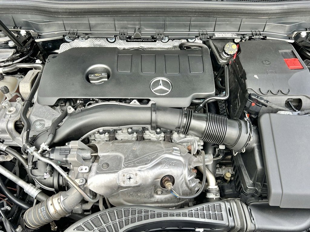 Used 2023 Mercedes-Benz GLB 250 4MATIC w/ Premium Package image 25