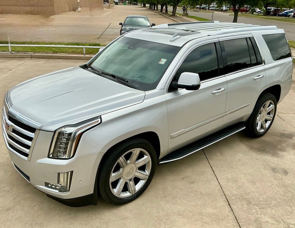 Used 2019 Cadillac Escalade Luxury AWD/4WD image 5