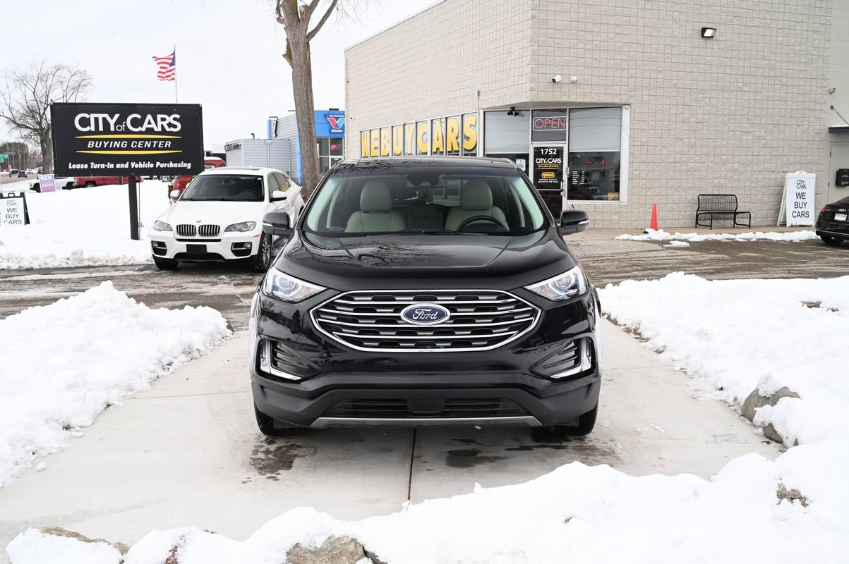 Used 2019 Ford Edge Titanium w/ Cold Weather Package image 2
