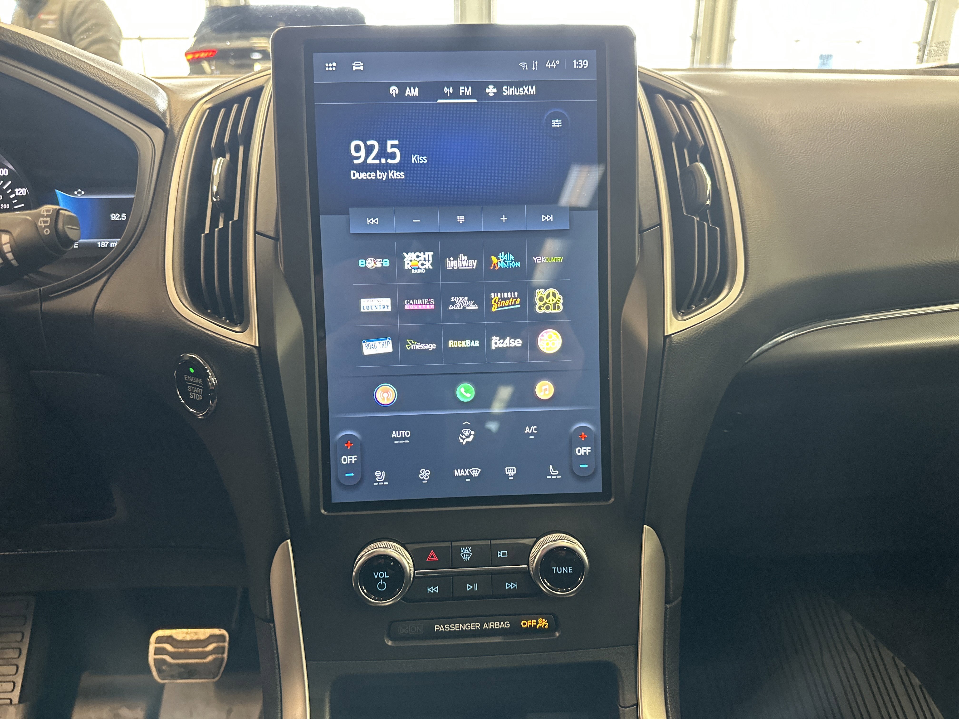 Used 2024 Ford Edge ST-Line image 3