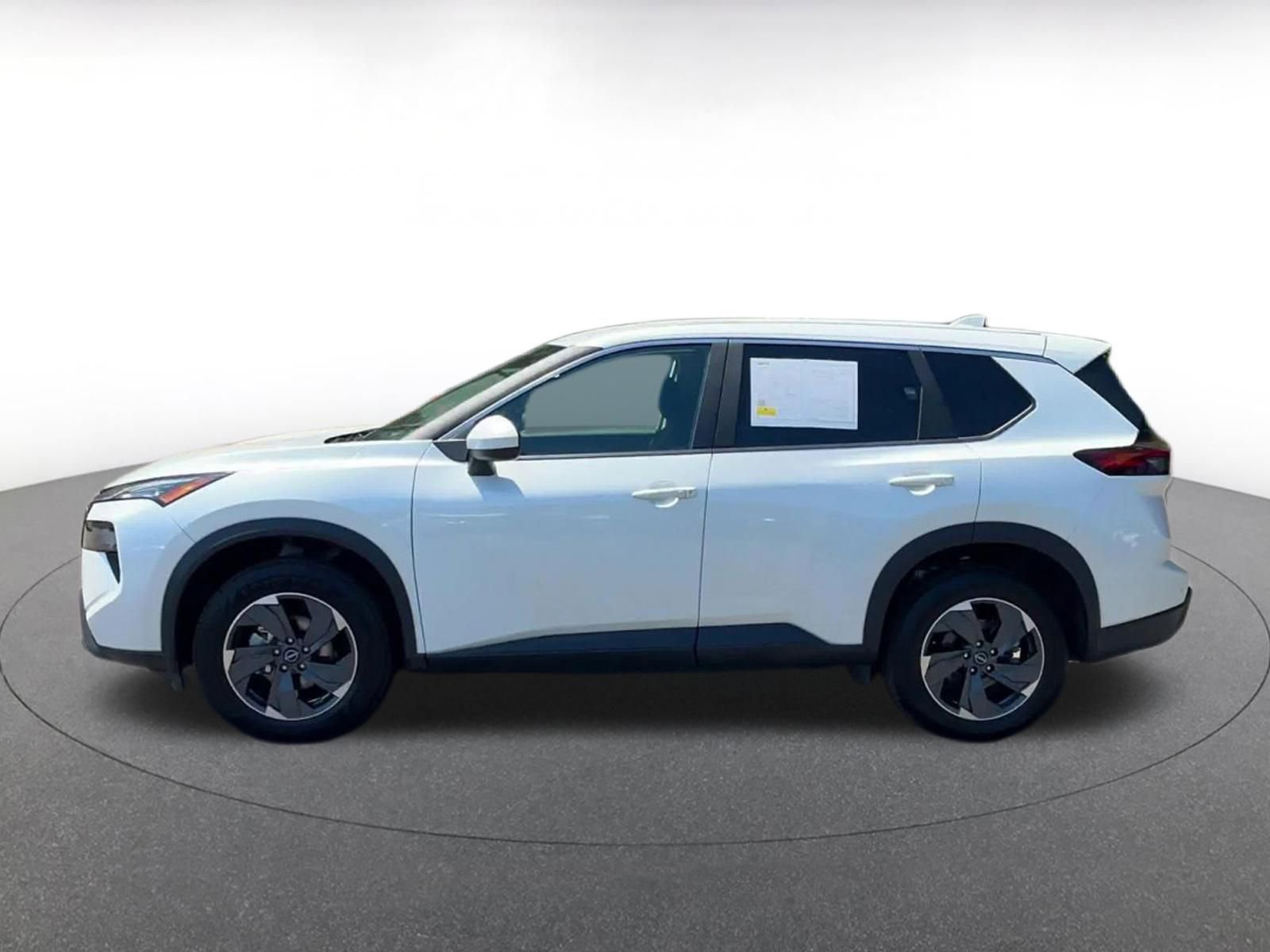 Used 2025 Nissan Rogue SV FWD image 9