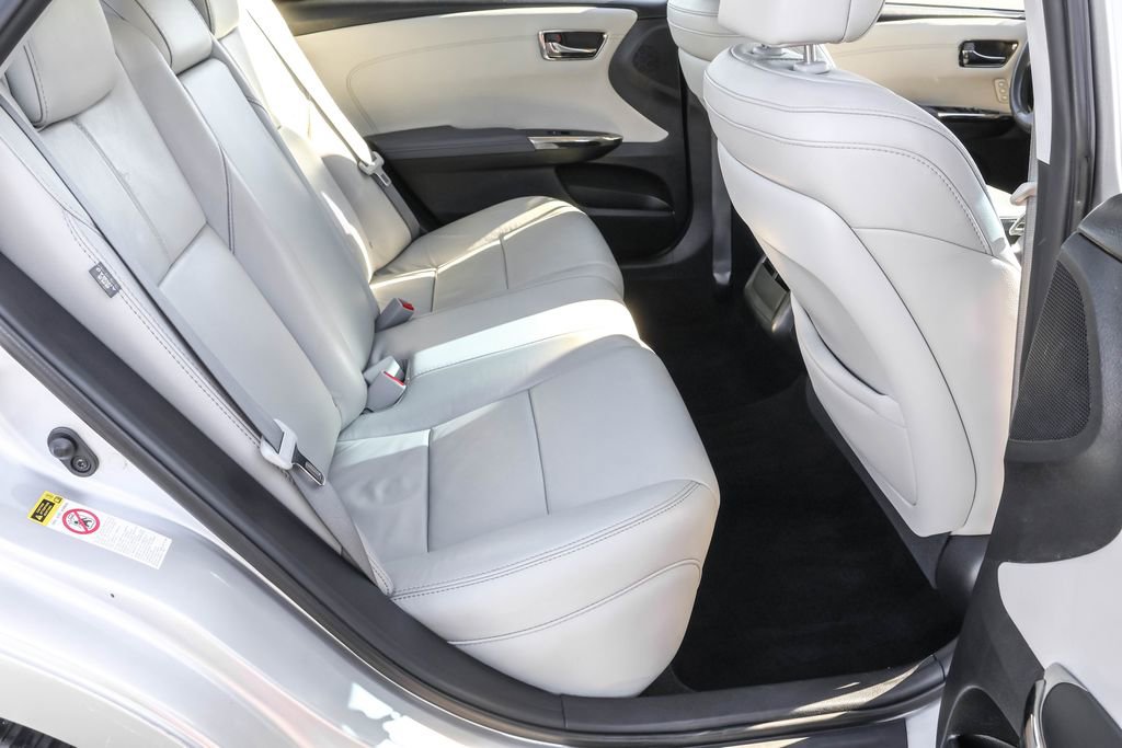 Used 2014 Toyota Avalon Limited image 30