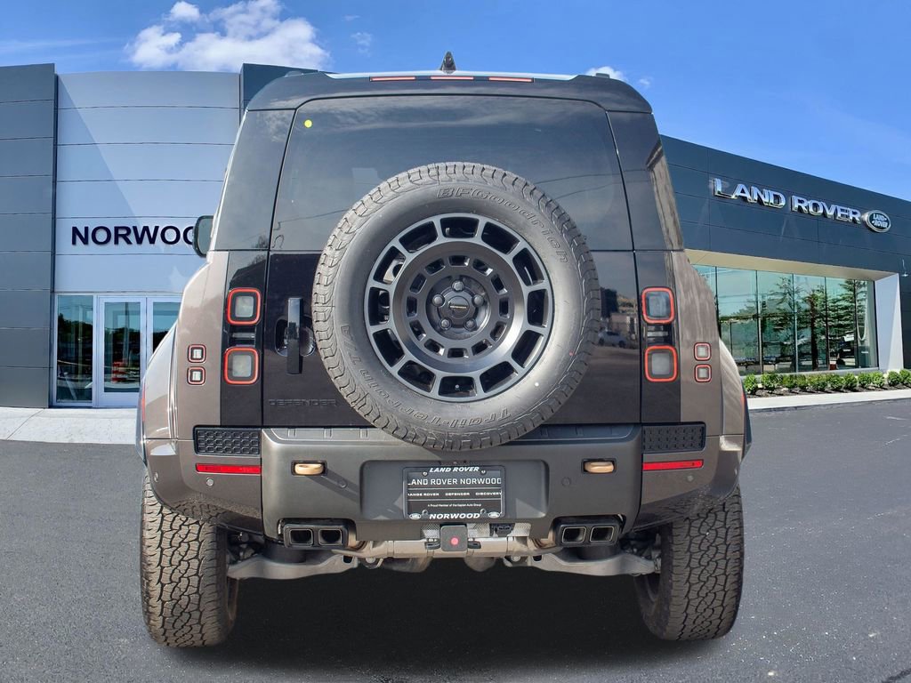 New 2026 Land Rover Defender 110 image 5