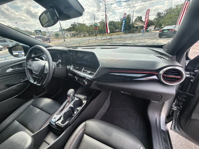 Used 2025 Chevrolet Trax RS w/ Driver Confidence Package FWD image 27