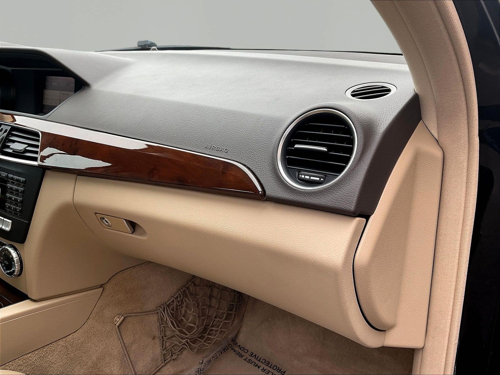 Used 2013 Mercedes-Benz C 250 Sedan image 25