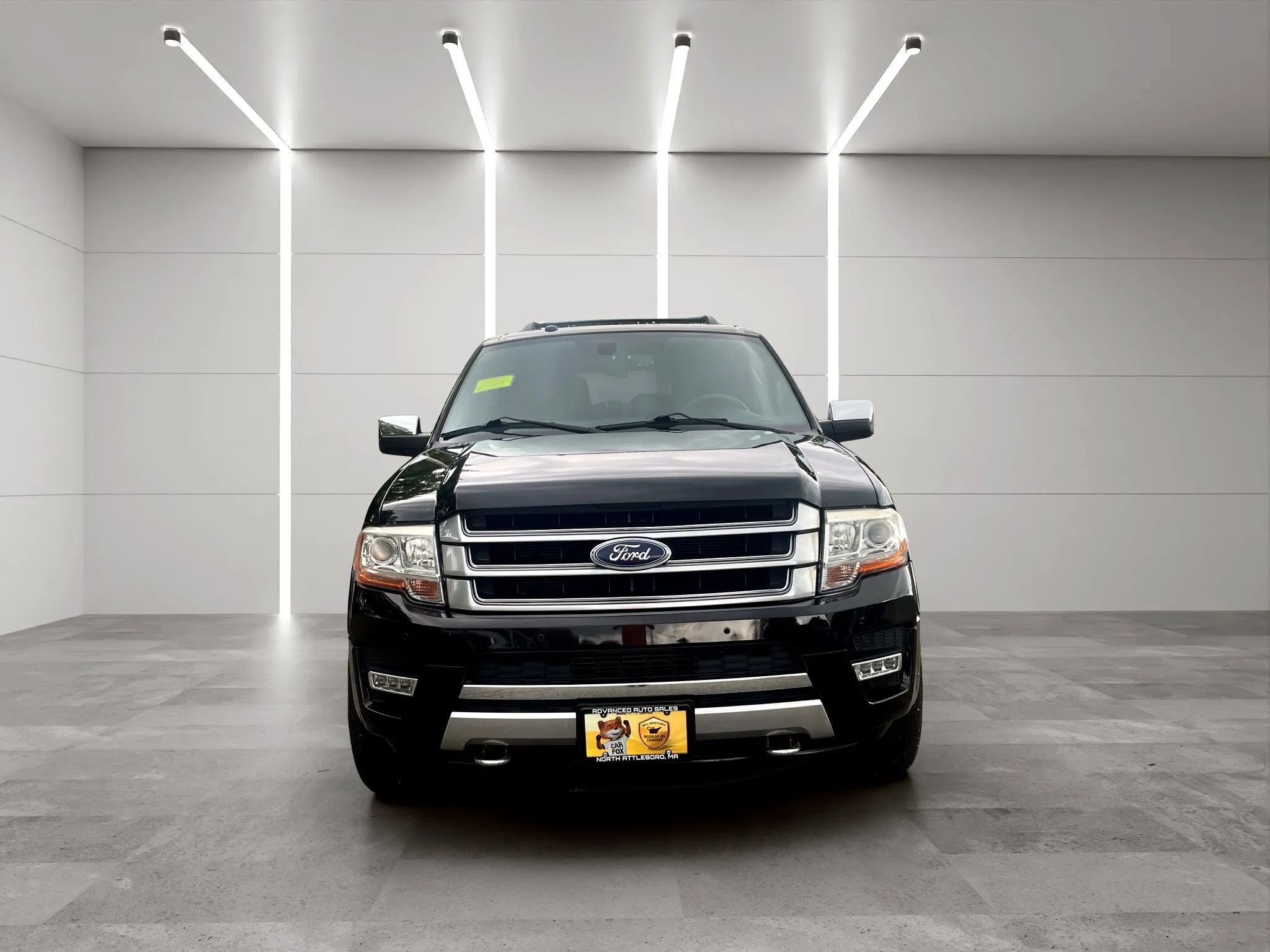 Used 2017 Ford Expedition Platinum AWD/4WD image 3