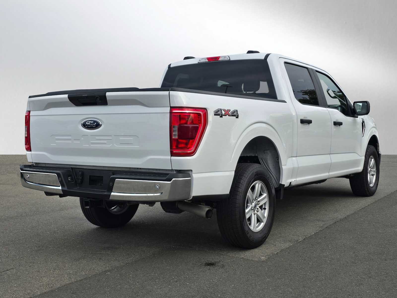Used 2022 Ford F150 XLT w/ Trailer Tow Package image 3