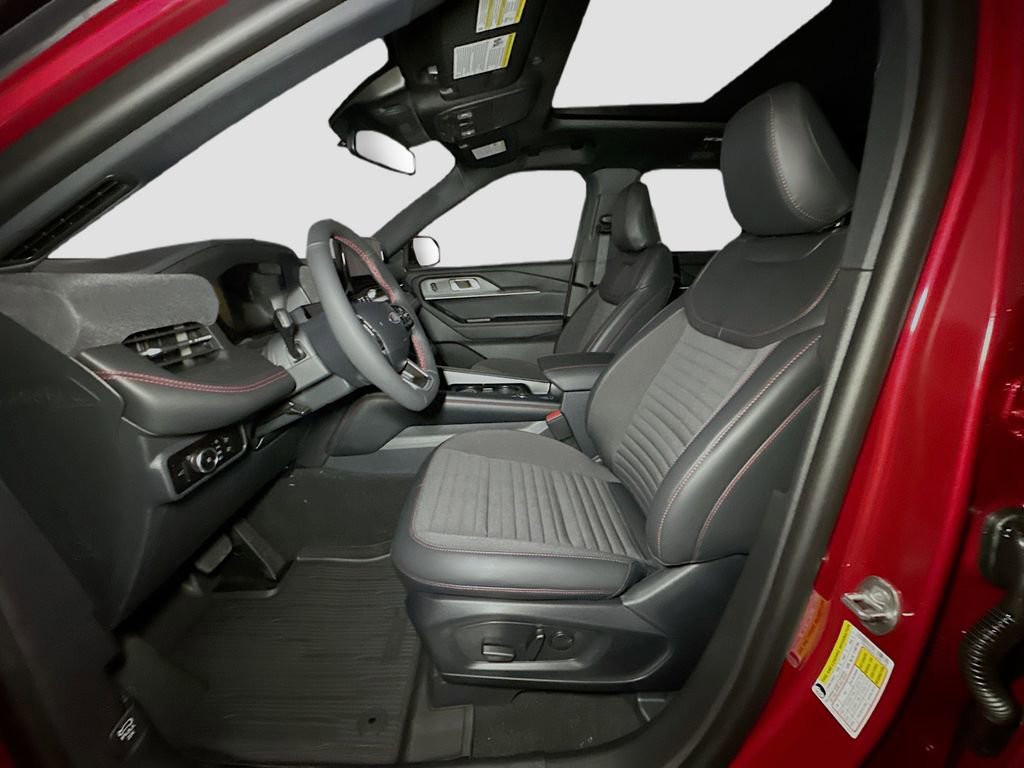 New 2026 Ford Explorer ST-Line w/ ST-Line Street Pack AWD/4WD image 16