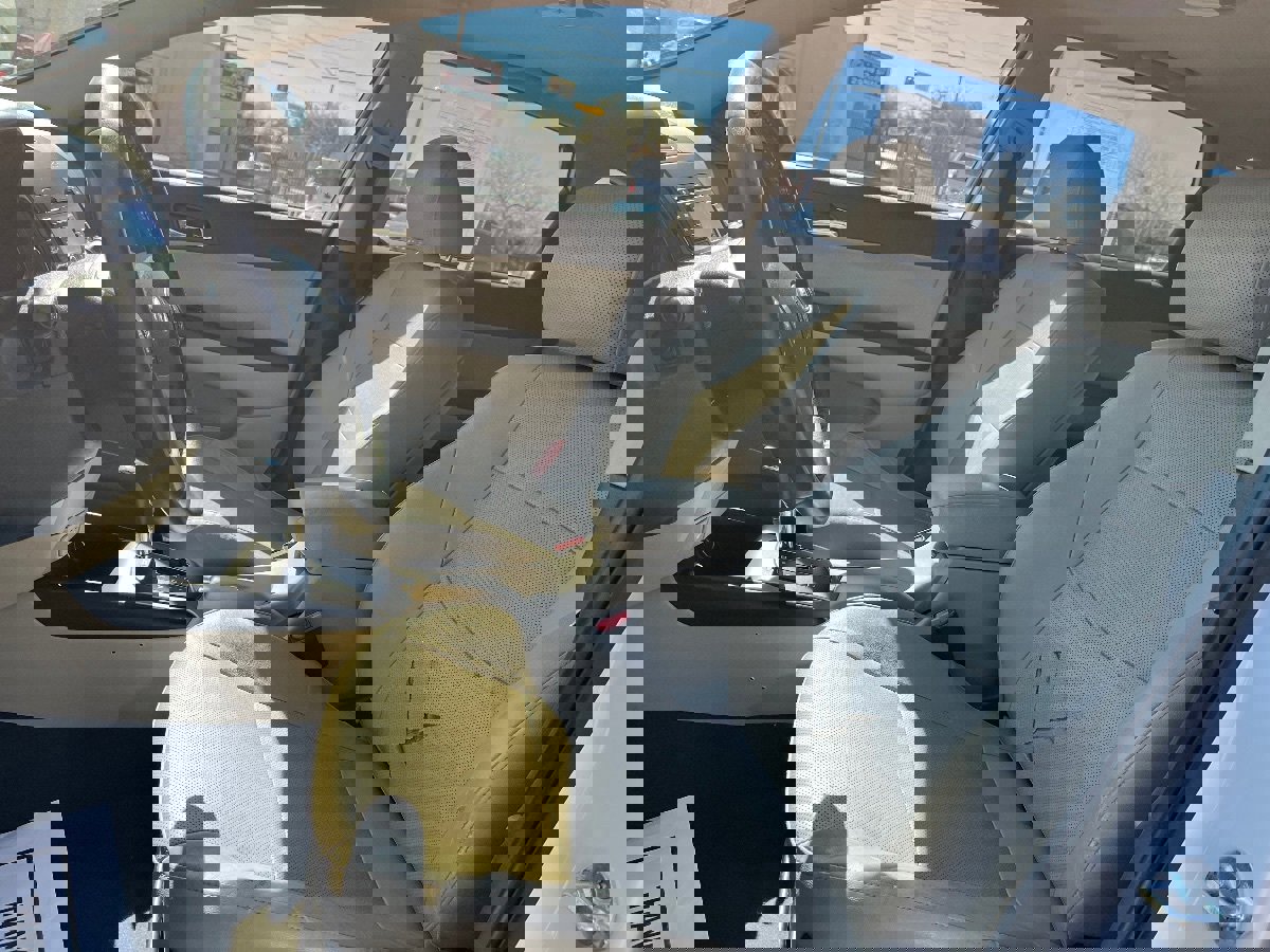 Used 2011 Hyundai Elantra SE image 25