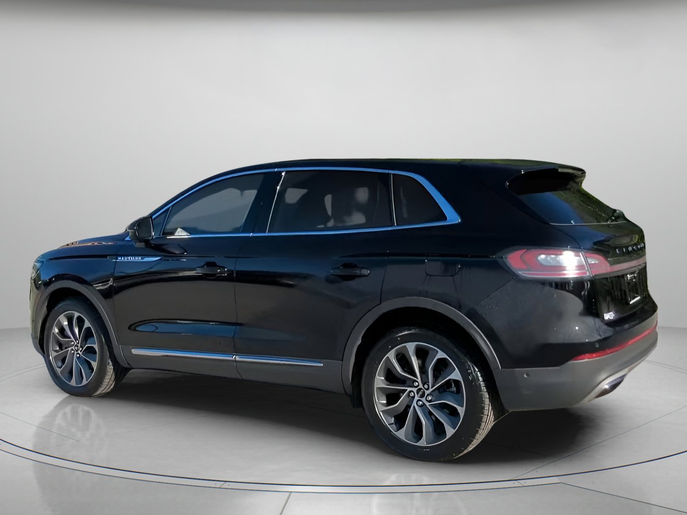 Used 2023 Lincoln Nautilus Reserve w/ Equipment Group 201A image 16