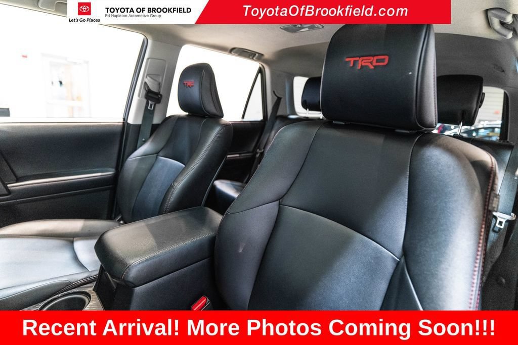 Used 2018 Toyota 4Runner TRD Off-Road Premium AWD/4WD image 4