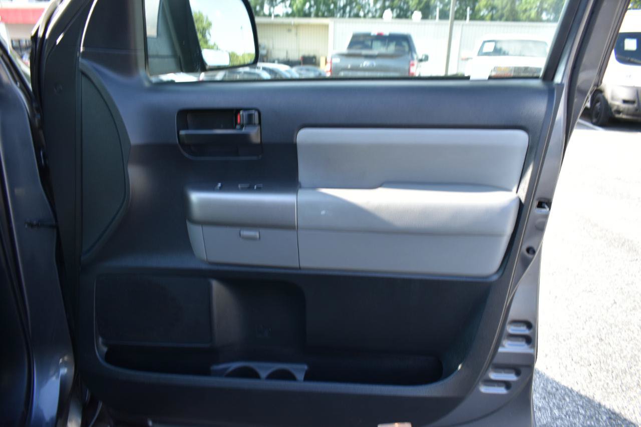 Used 2013 Toyota Sequoia SR5 AWD/4WD image 41