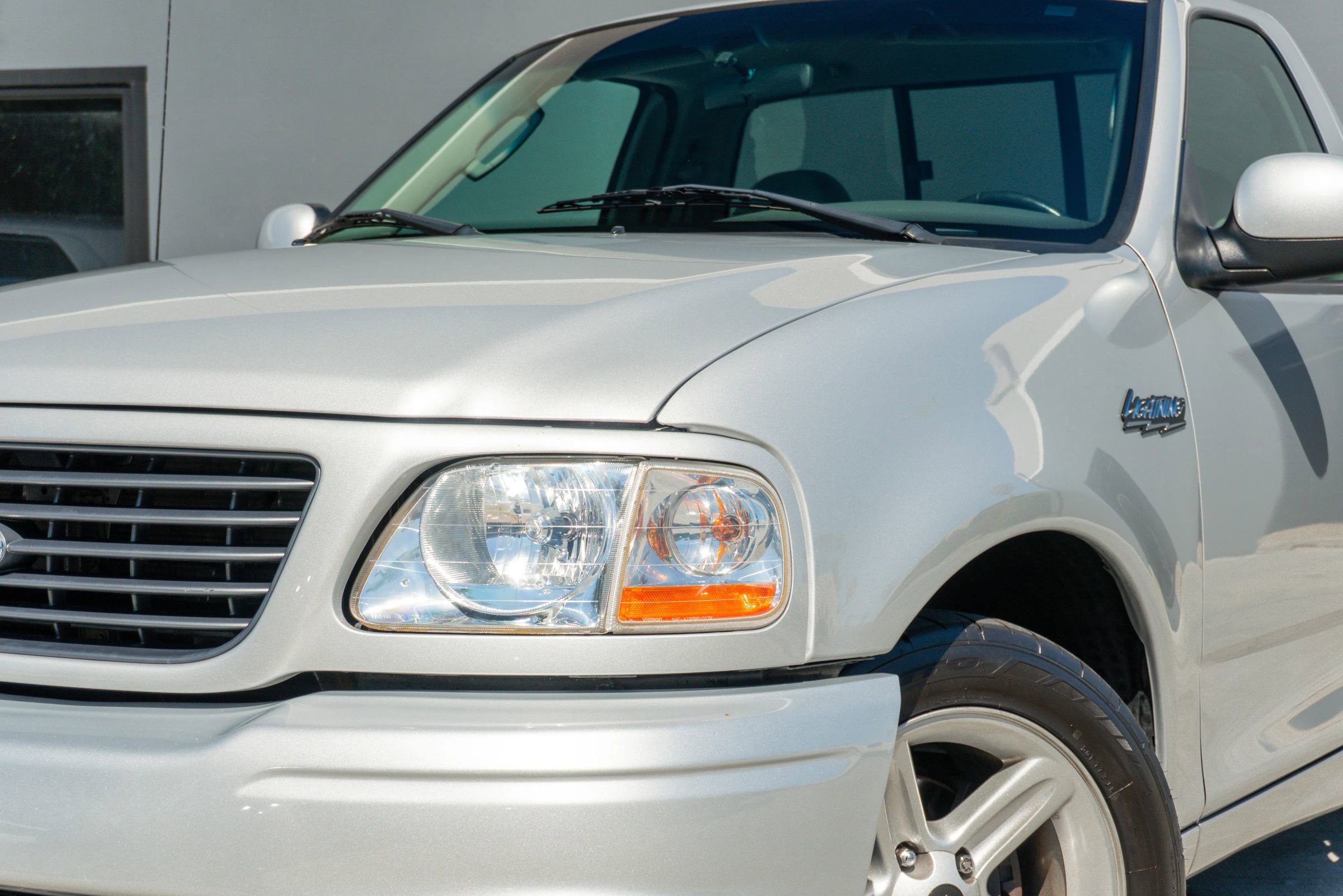 Used 2004 Ford F150 Lightning RWD image 22