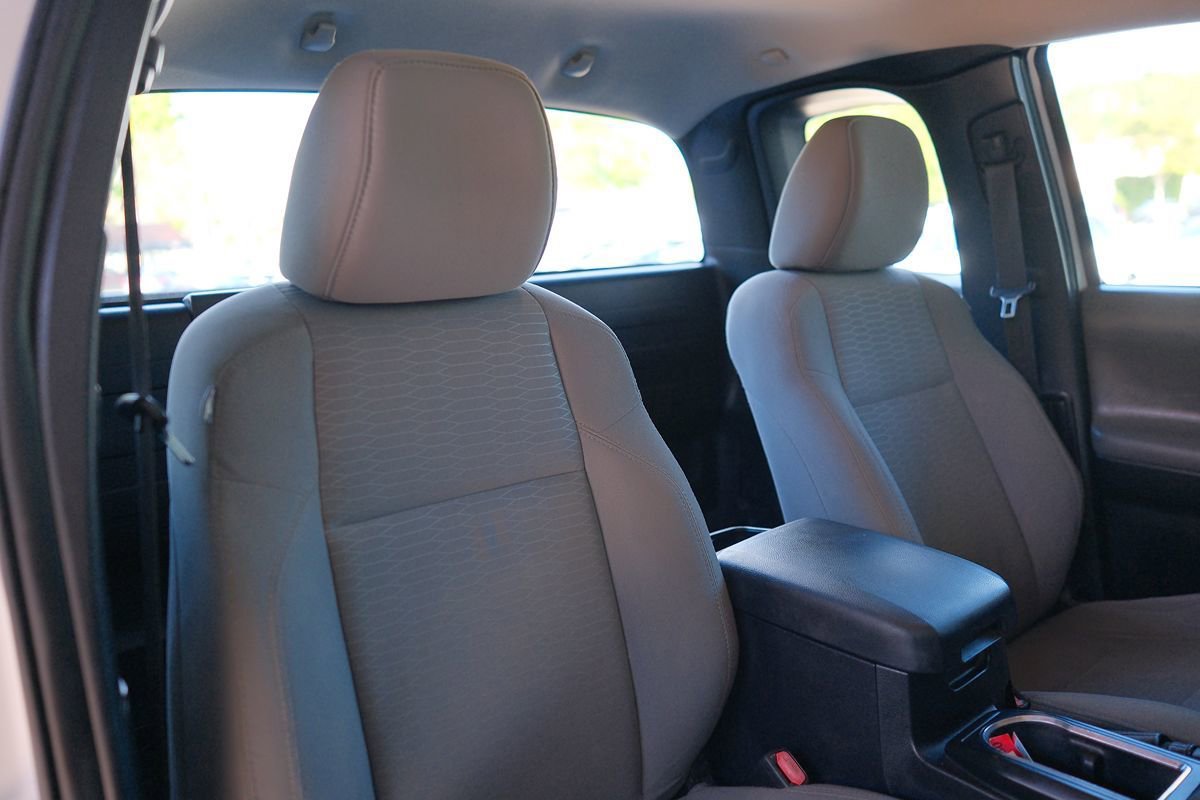 Used 2017 Toyota Tacoma SR RWD image 30