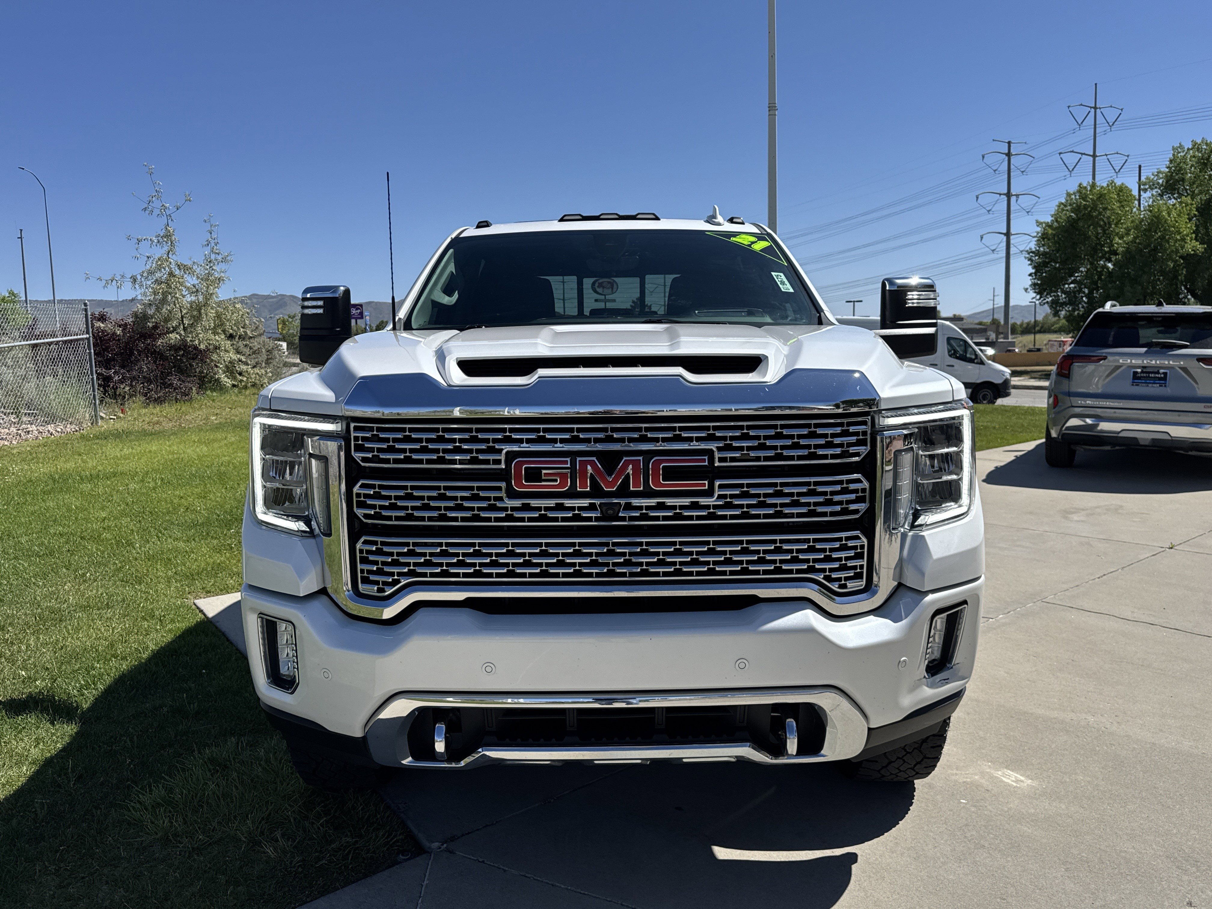 Used 2021 GMC Sierra 3500 Denali w/ Denali Ultimate Package AWD/4WD image 8
