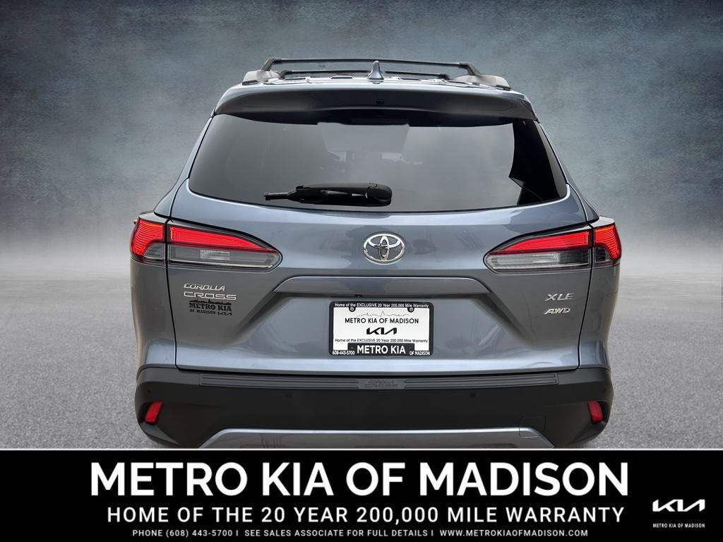Used 2023 Toyota Corolla Cross XLE image 6
