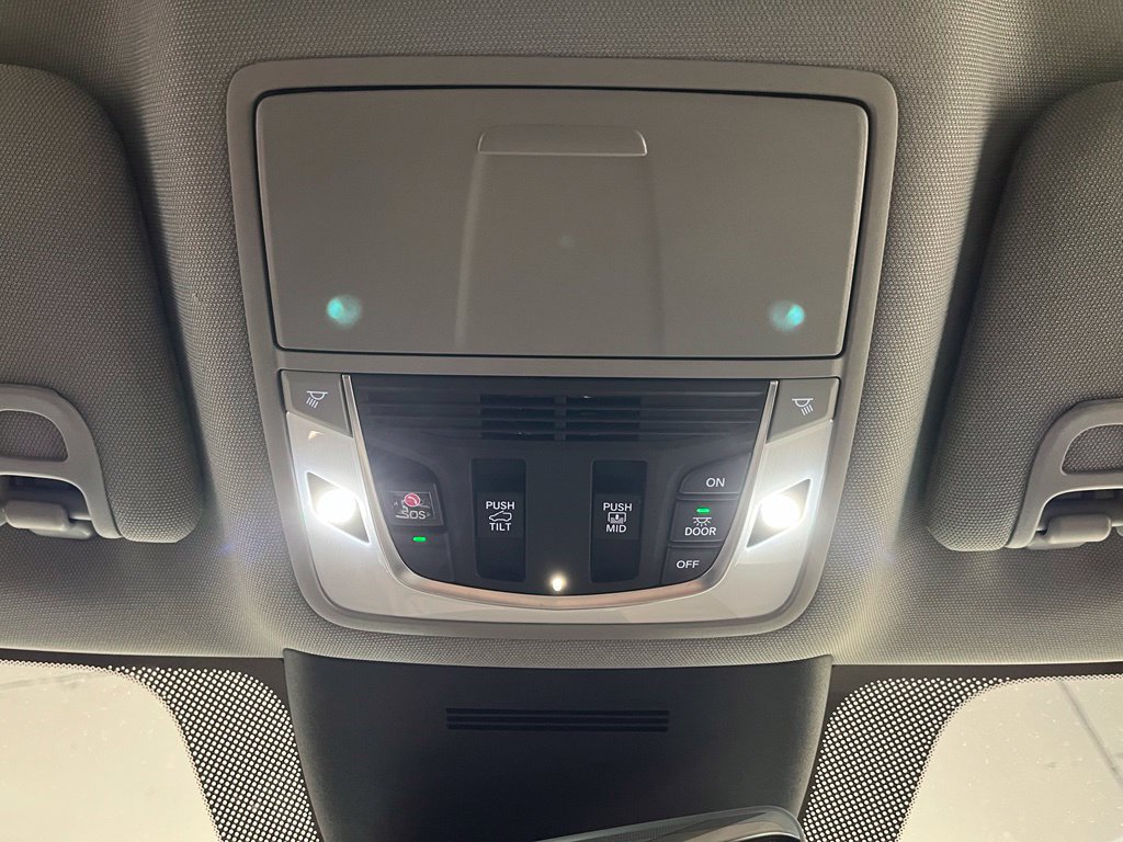 Certified 2025 Acura MDX w/ Technology Package AWD/4WD image 9