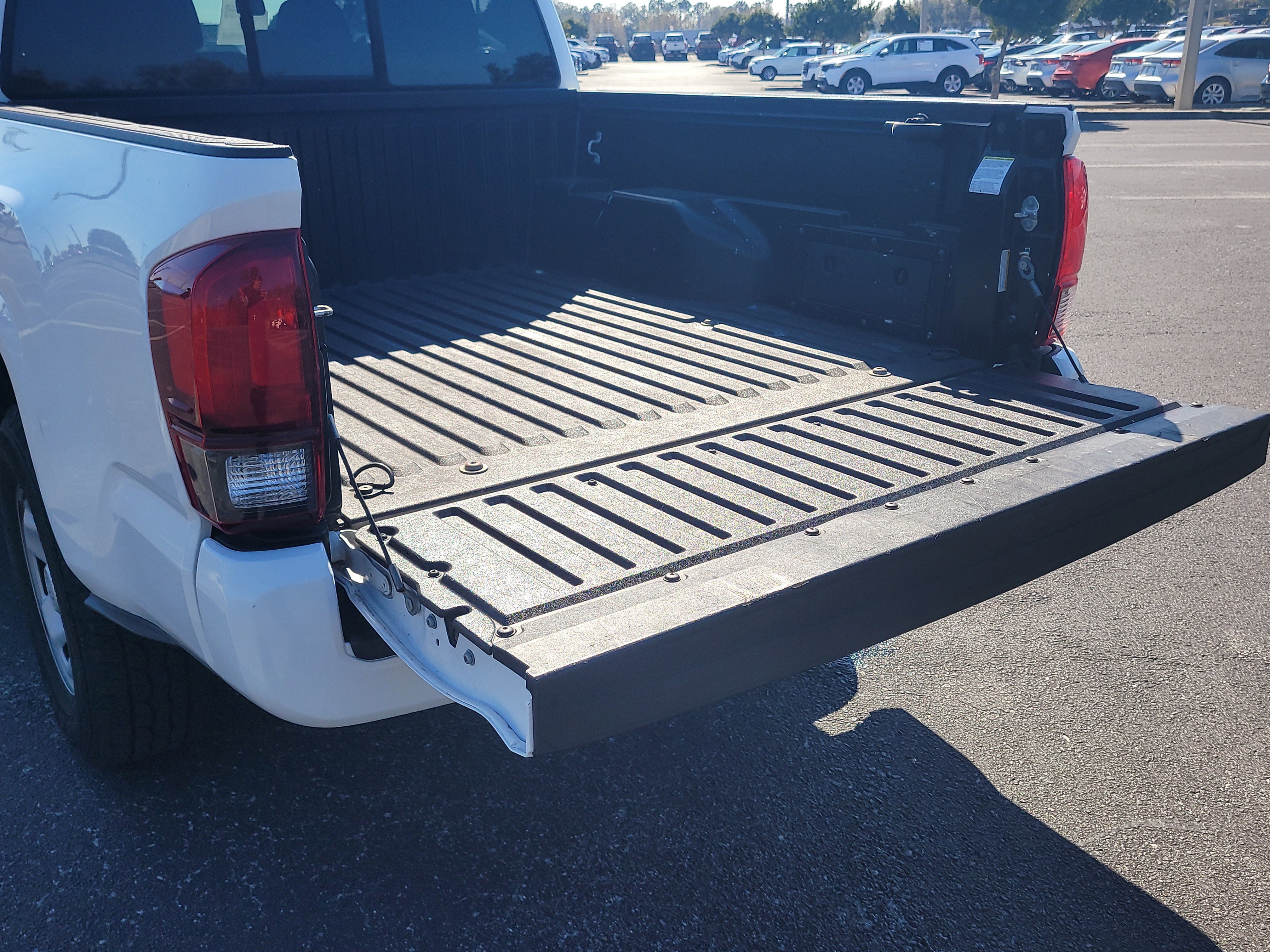 Used 2021 Toyota Tacoma SR w/ SR Convenience Package image 11