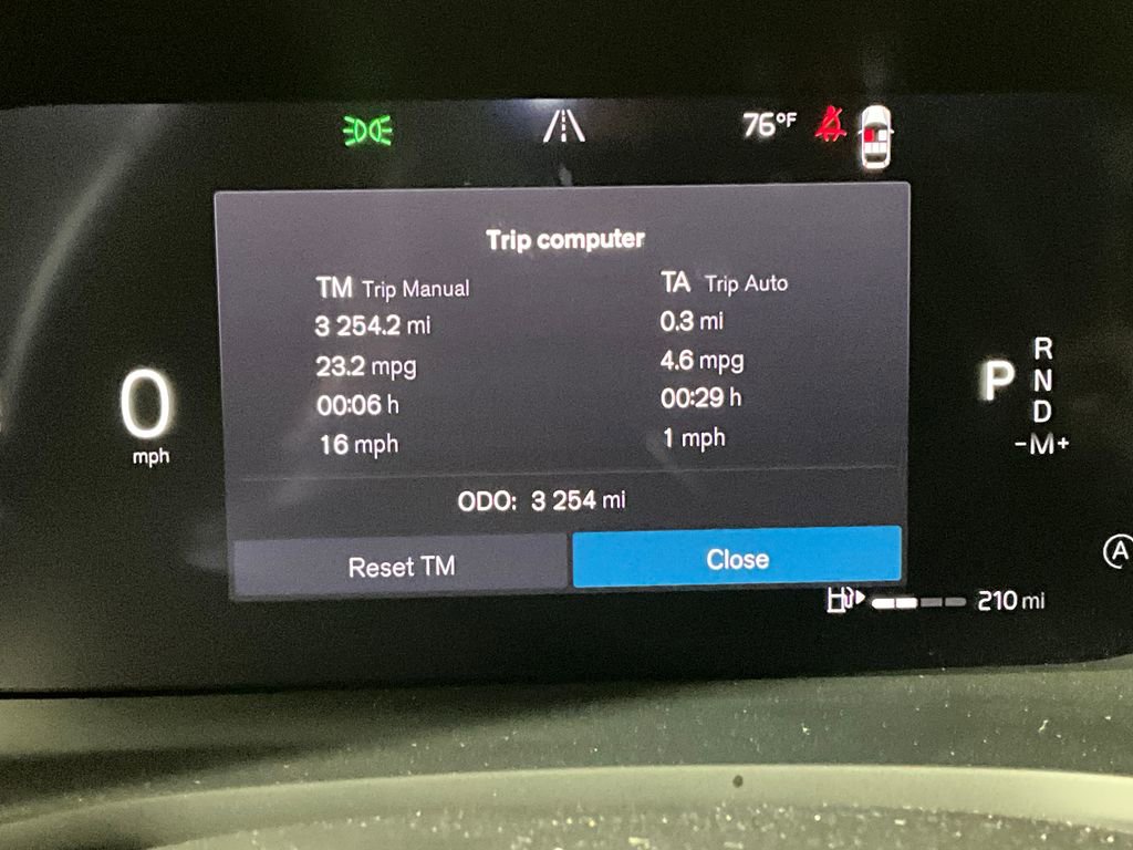 Used 2025 Volvo V60 B5 Cross Country Ultra w/ Protection Package Premier image 16