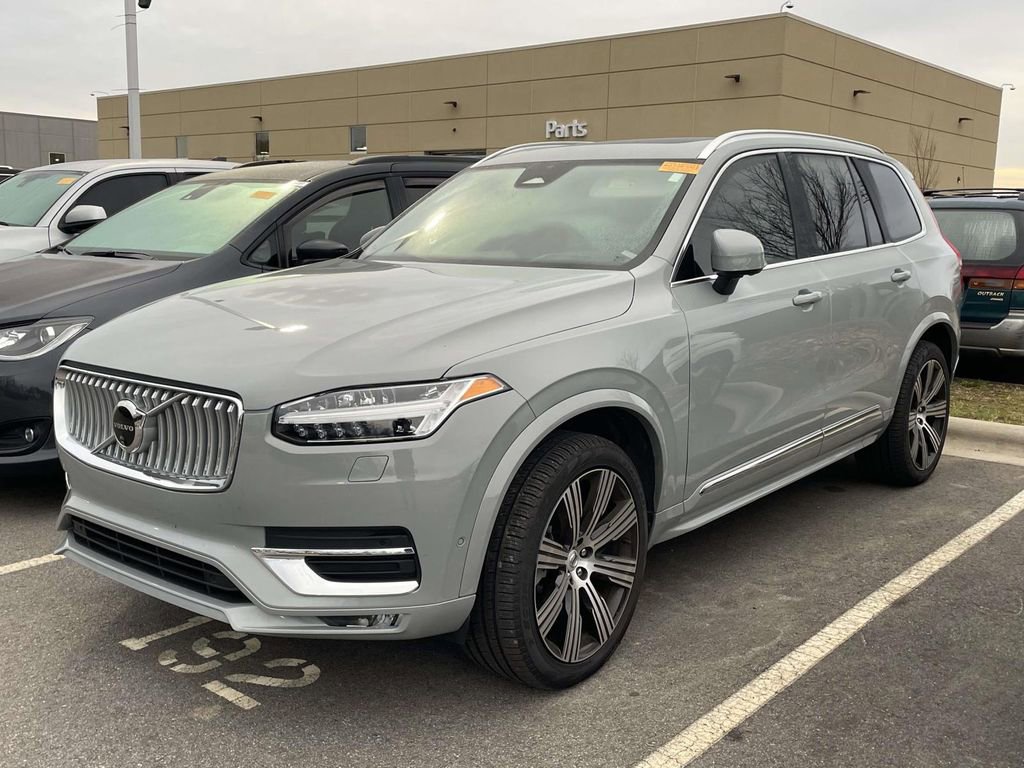 Used 2025 Volvo XC90 B6 Ultra w/ Protection Package Premier image 2