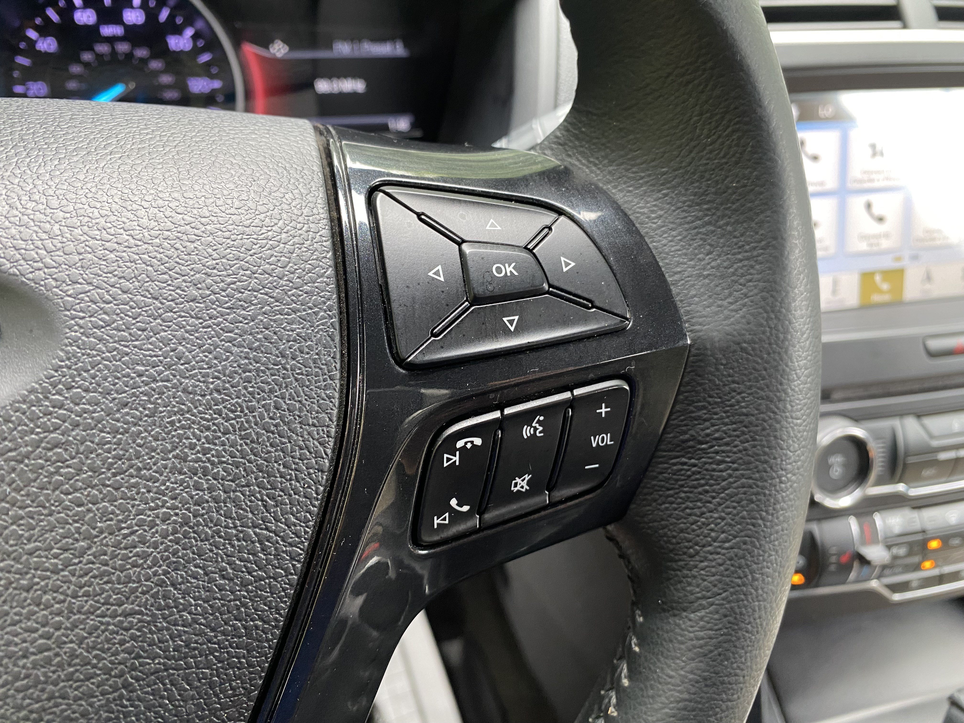 Used 2018 Ford Explorer XLT w/ Equipment Group 202A FWD image 20