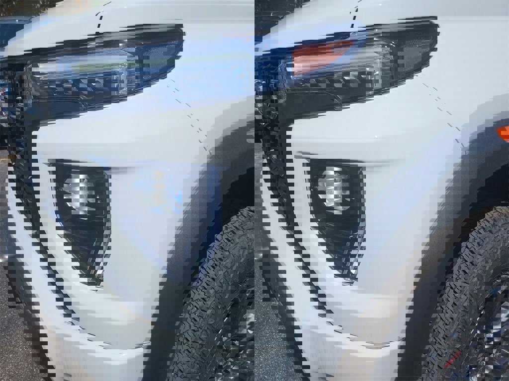 New 2025 GMC Canyon Elevation w/ Convenience Package image 5