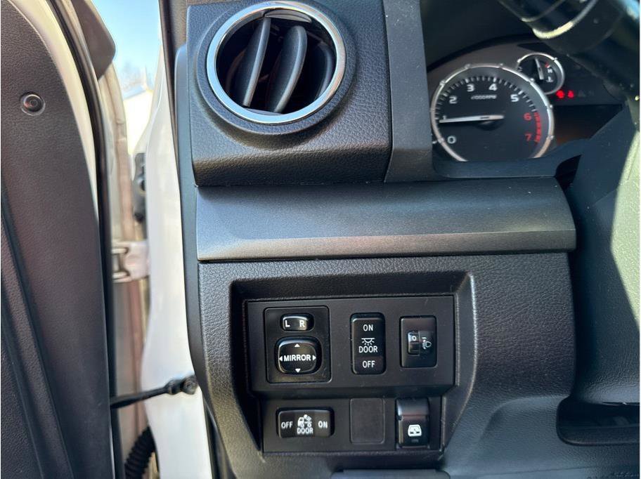 Used 2014 Toyota Tundra SR5 image 30