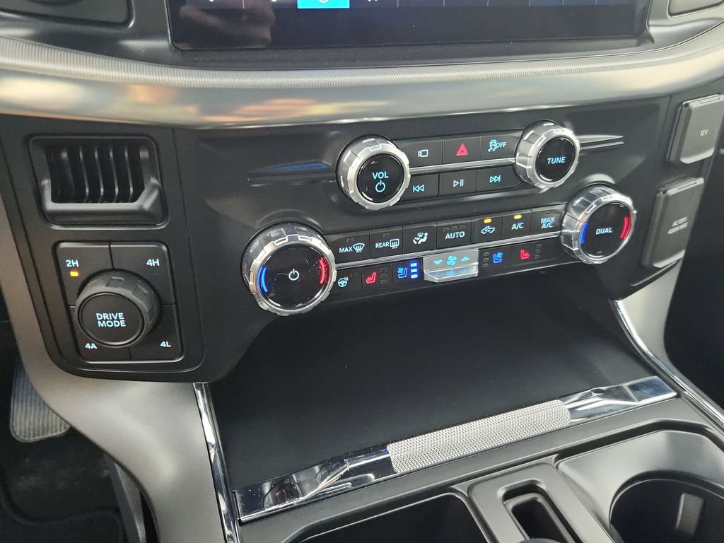 Used 2025 Ford F150 Lariat w/ Equipment Group 502A High AWD/4WD image 29