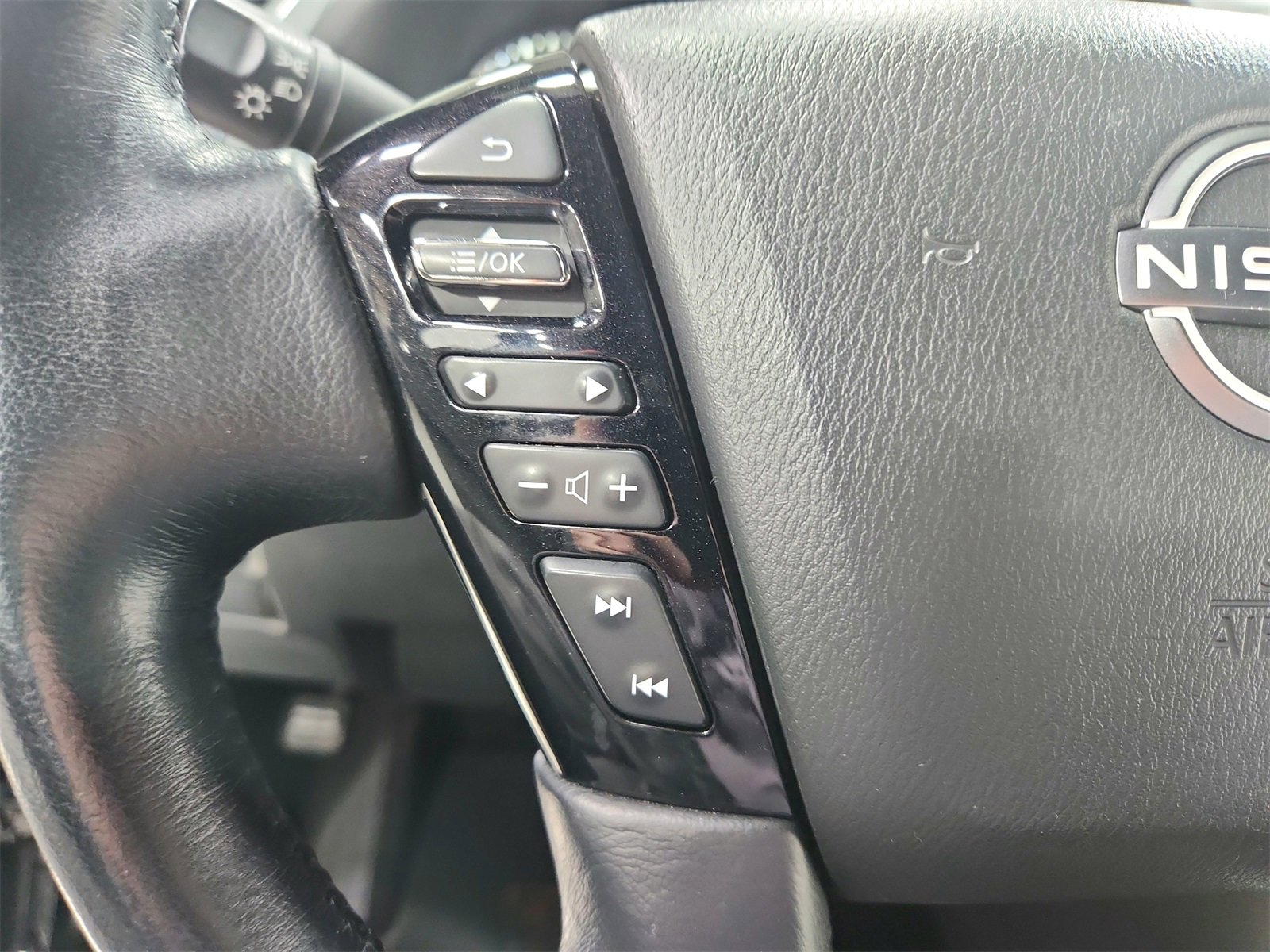 Used 2023 Nissan Armada SL w/ Midnight Edition Package image 26