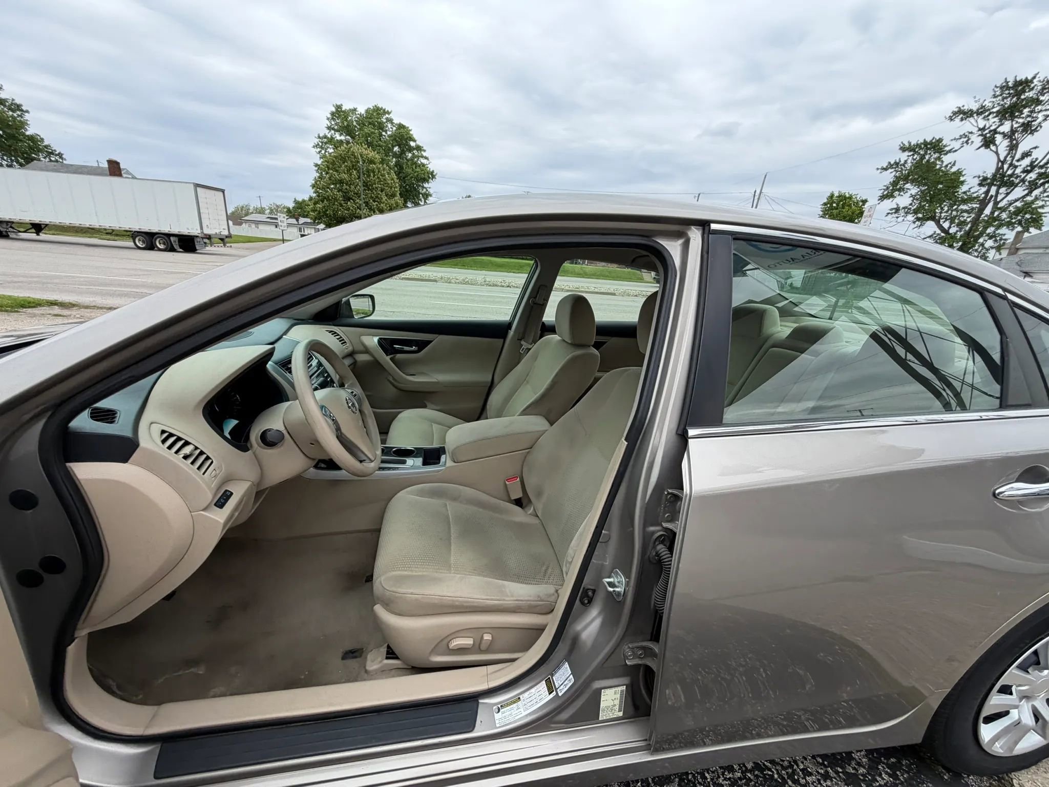 Used 2014 Nissan Altima 2.5 S w/ Display Audio Package FWD image 13