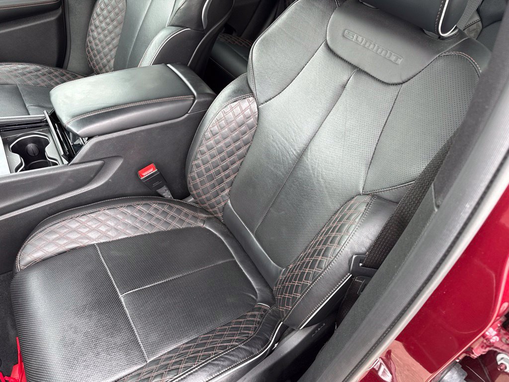 Used 2023 Jeep Grand Cherokee Summit AWD/4WD image 17