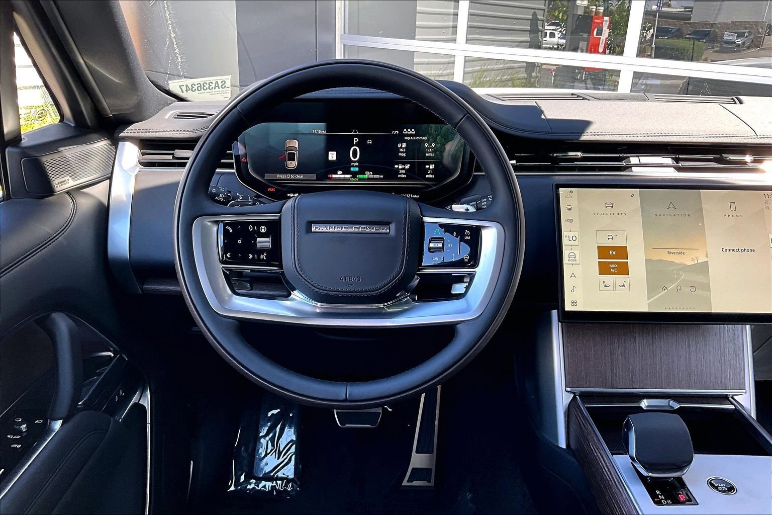 Used 2025 Land Rover Range Rover SE image 5