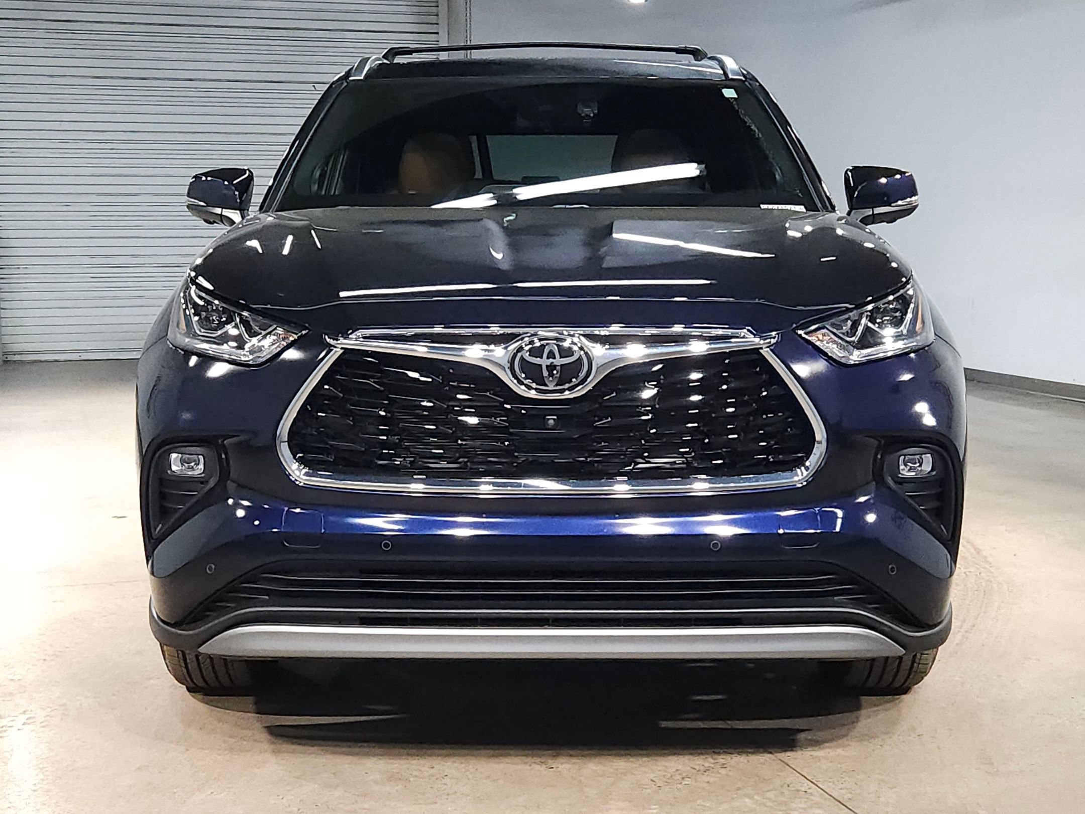 Certified 2025 Toyota Highlander Platinum image 2