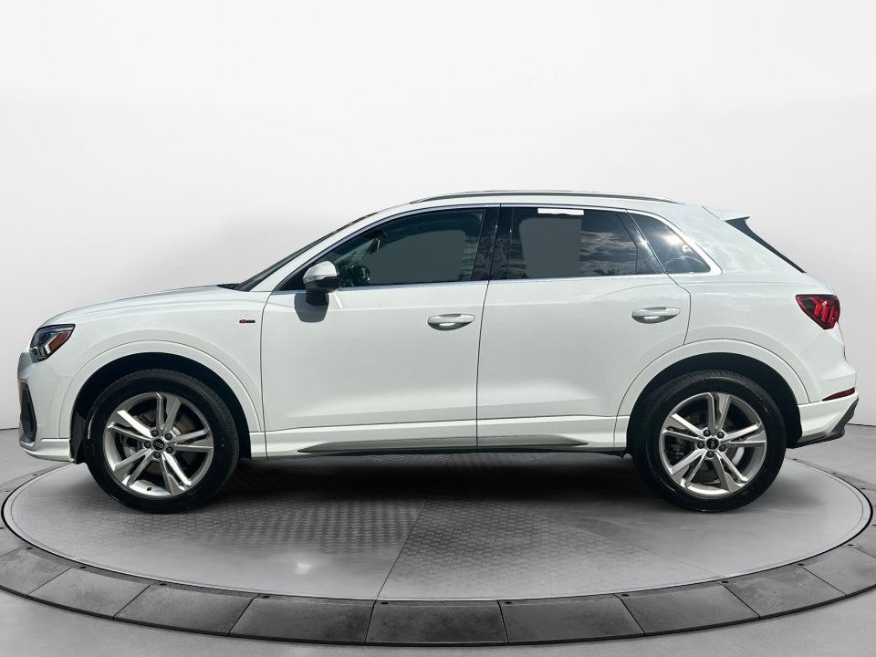 Certified 2023 Audi Q3 2.0T Premium Plus AWD/4WD image 4