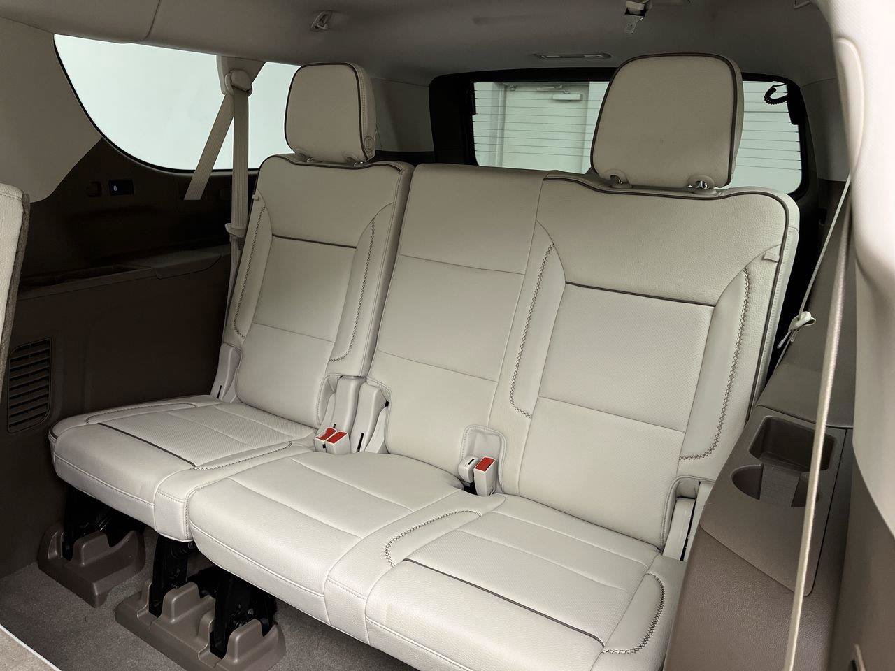 Certified 2021 GMC Yukon XL Denali w/ Denali Premium Package AWD/4WD image 15