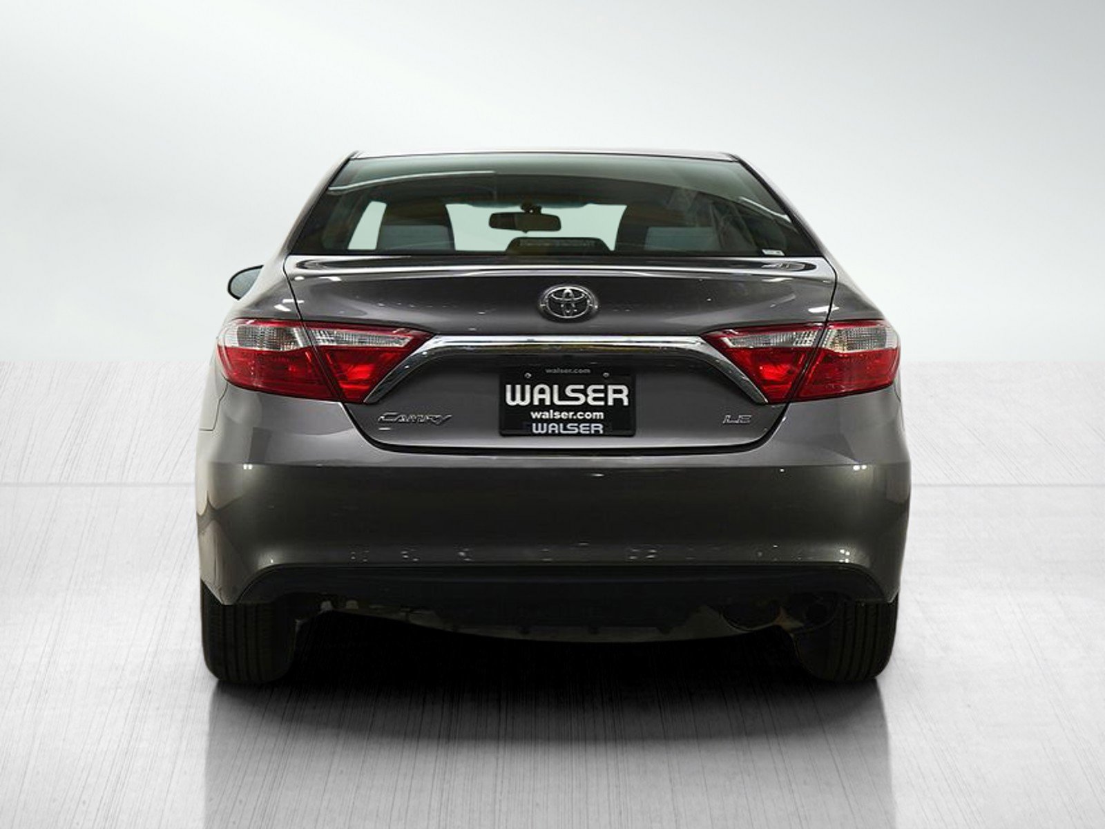 Used 2015 Toyota Camry LE image 5
