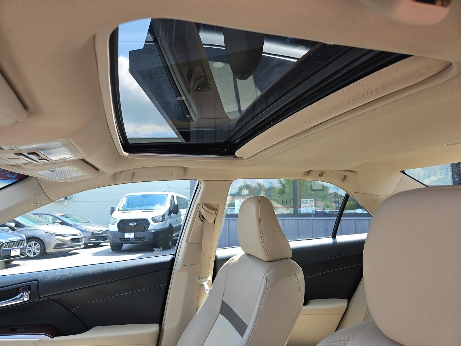 Used 2013 Toyota Camry XLE w/ Leather Pkg FWD image 14