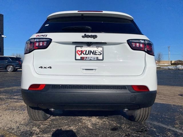 New 2026 Jeep Compass Altitude image 9