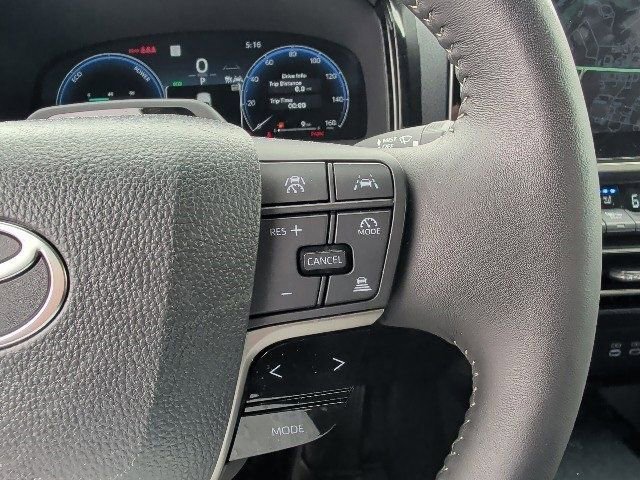 Certified 2025 Toyota Camry XLE image 5