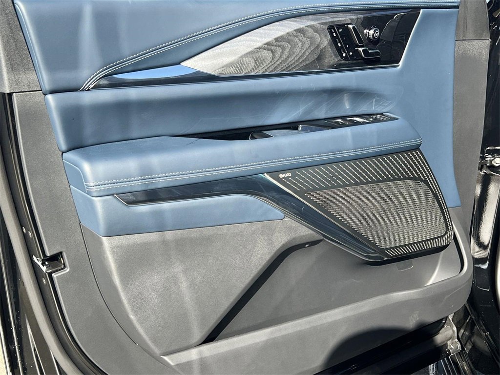 New 2026 Cadillac Escalade IQL Sport 2 image 10